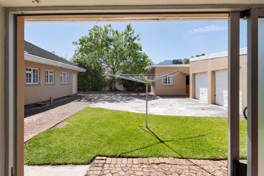 4 Bedroom Property for Sale in Morningside Western Cape